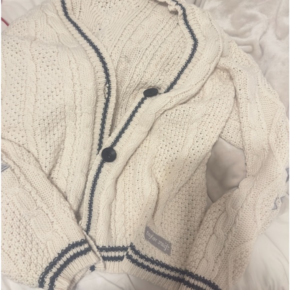 Taylor Swift Cardigan M/L 2024 Folklore Cardigan Size M/L New NWOT - Picture 8 of 9